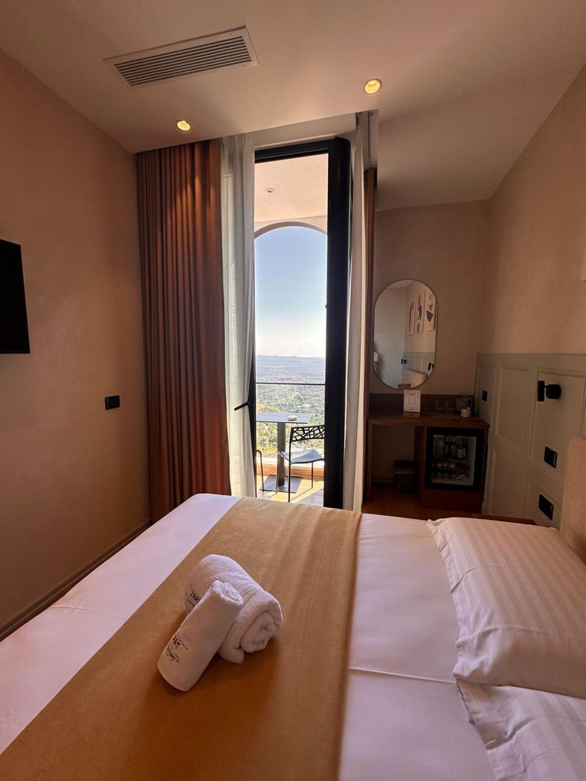 Z Art Hotel Krujë Zewnętrze zdjęcie