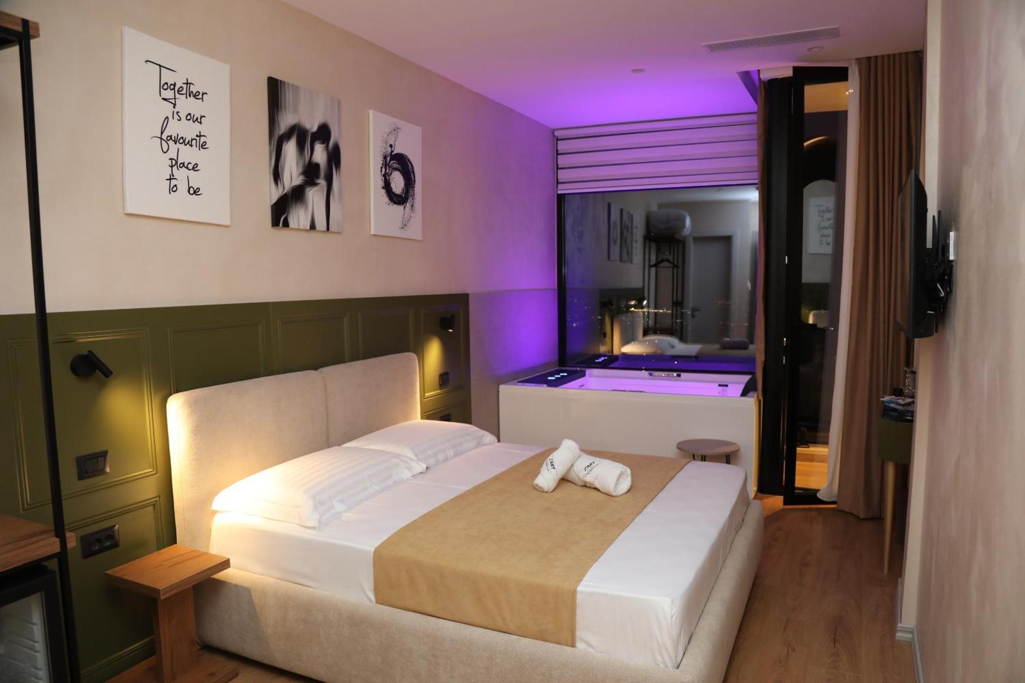 Z Art Hotel Krujë Zewnętrze zdjęcie