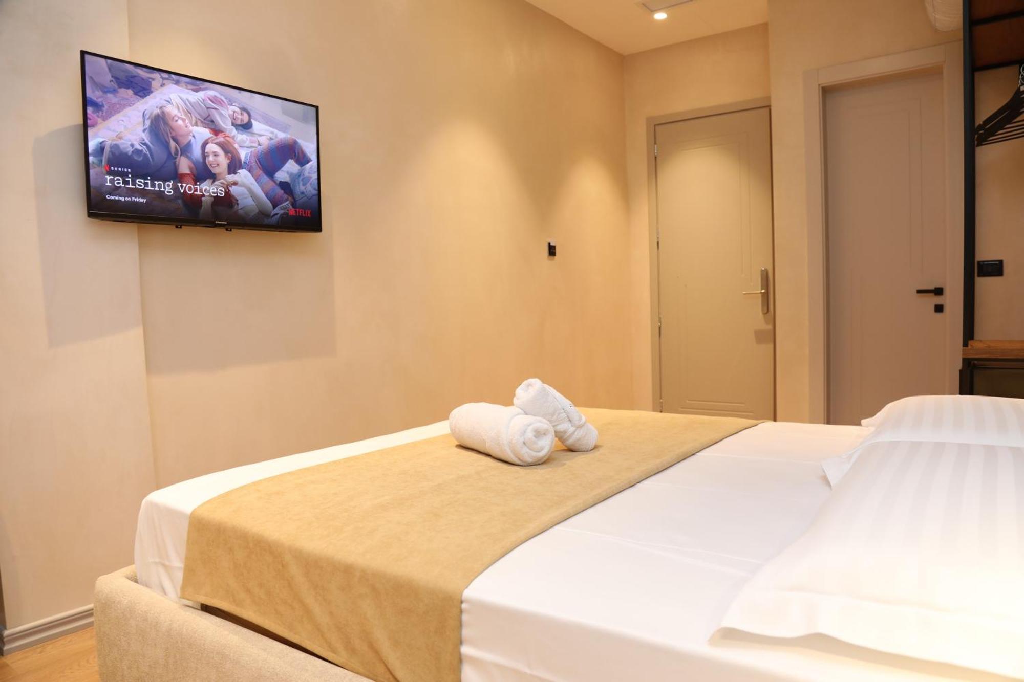 Z Art Hotel Krujë Zewnętrze zdjęcie