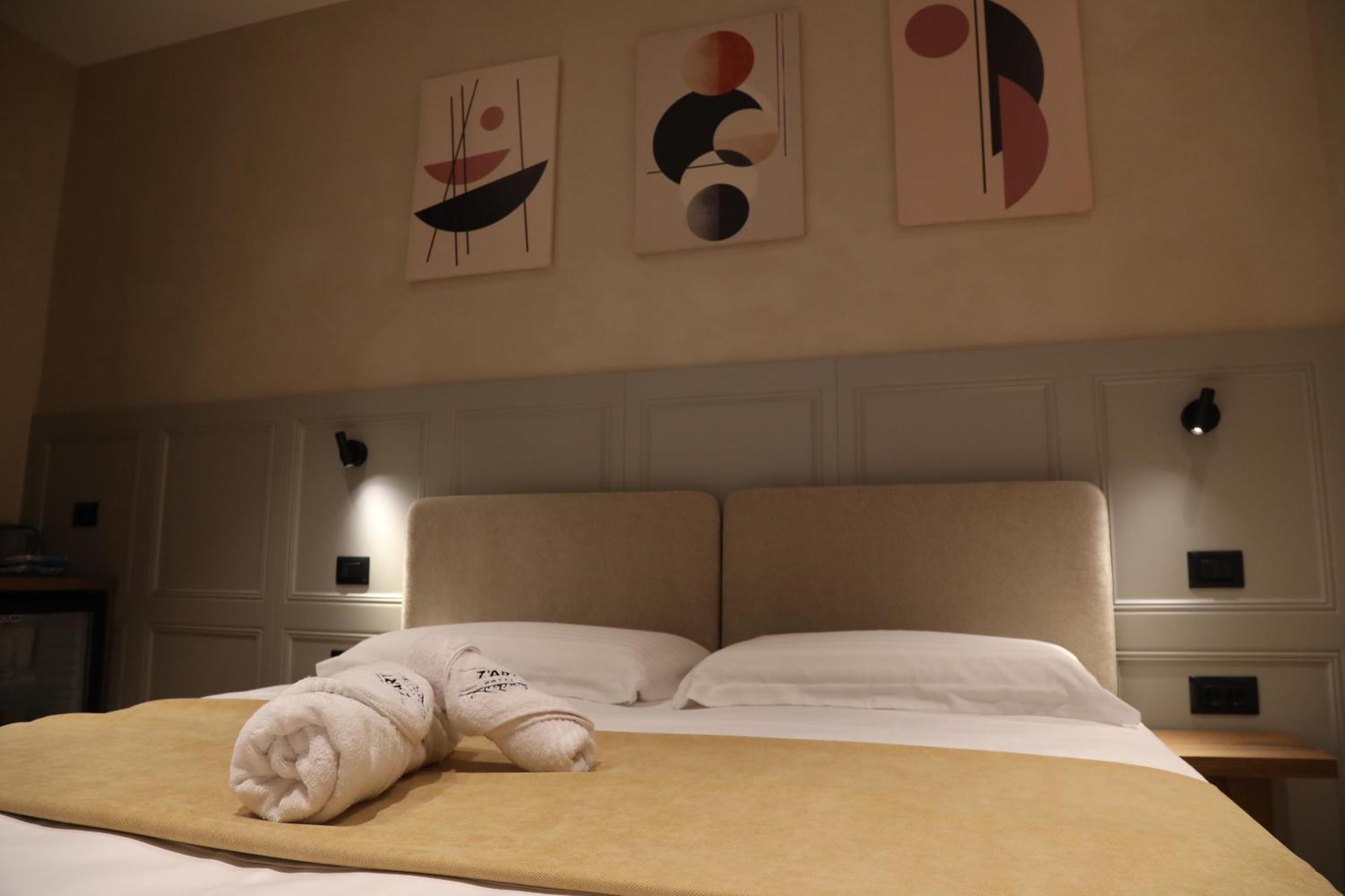 Z Art Hotel Krujë Zewnętrze zdjęcie