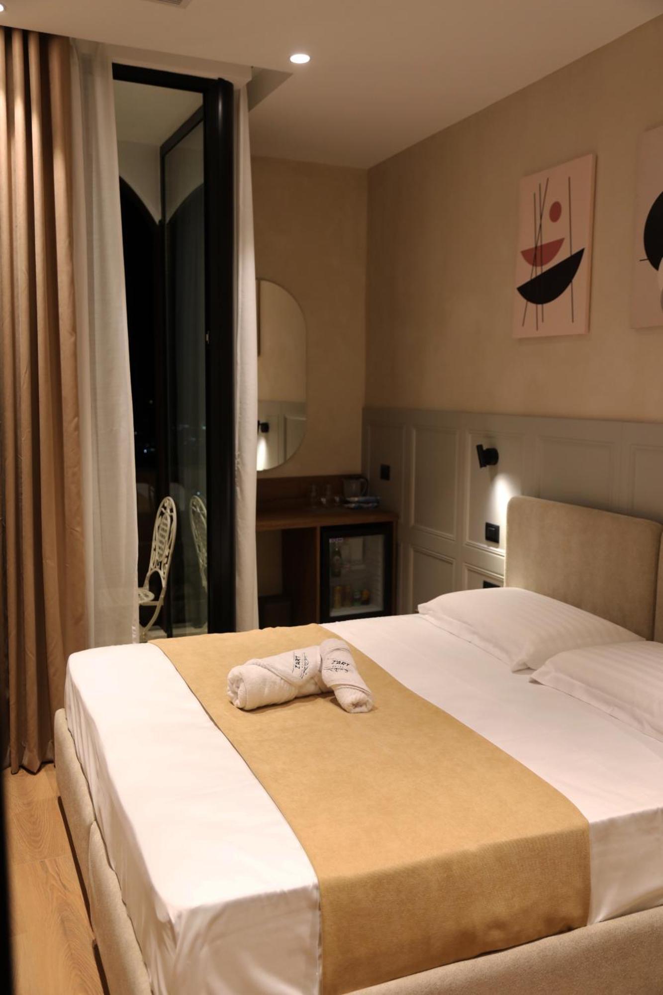 Z Art Hotel Krujë Zewnętrze zdjęcie