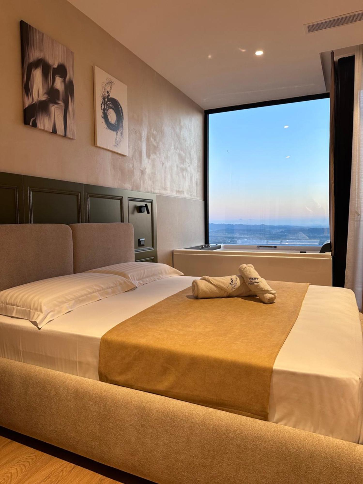 Z Art Hotel Krujë Zewnętrze zdjęcie
